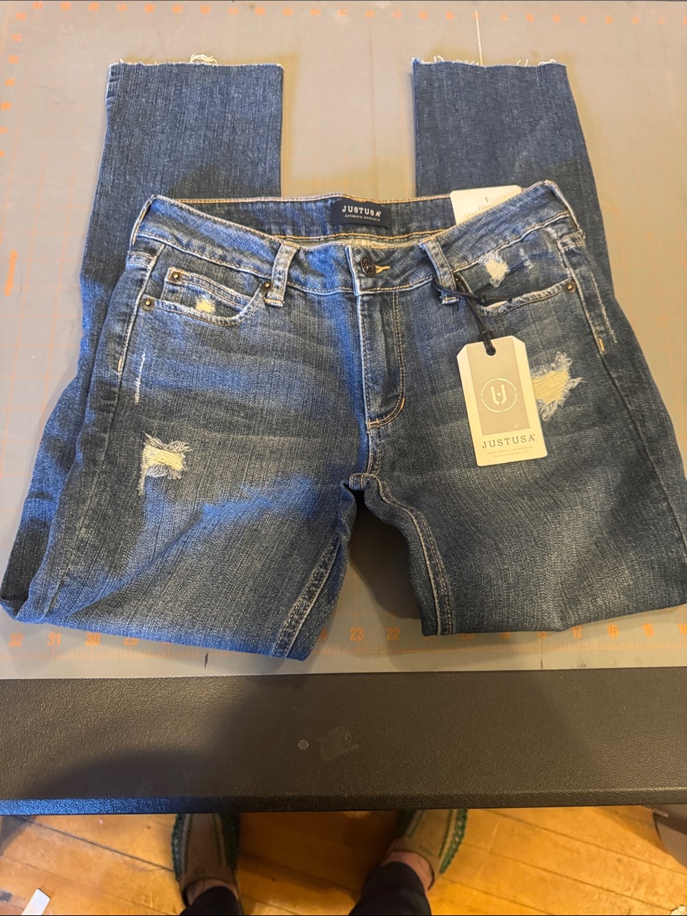 Just USA Women's Distressed Indigo Skinny Jeans